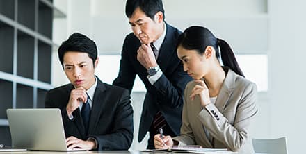 社内の導入障壁とコミュニケーションの課題