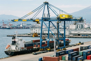 サイバー攻撃被害発生件数の推移: ※2022年4月1日〜2025年12月31日までに企業や団体がプレスリリース等で発表したサイバー攻撃関連の被害報告を基に、ISRが独自で集計して作成。